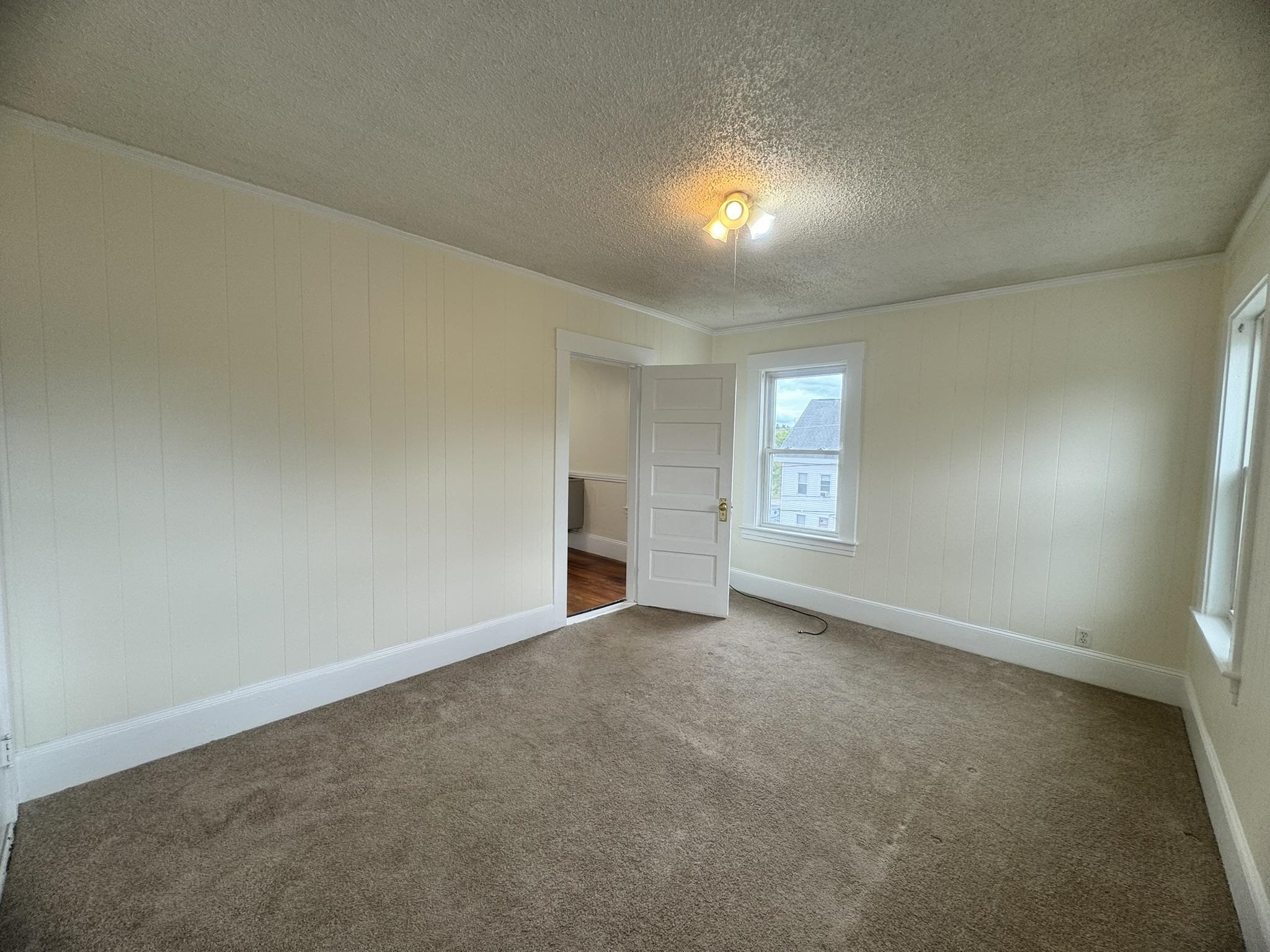 4 Central Street, Unit 2 Derry, NH 03038 - Photo 4 of 8