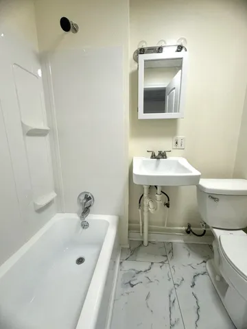 $1,500 | 4 Central Street, Unit 2, Derry, NH 03038