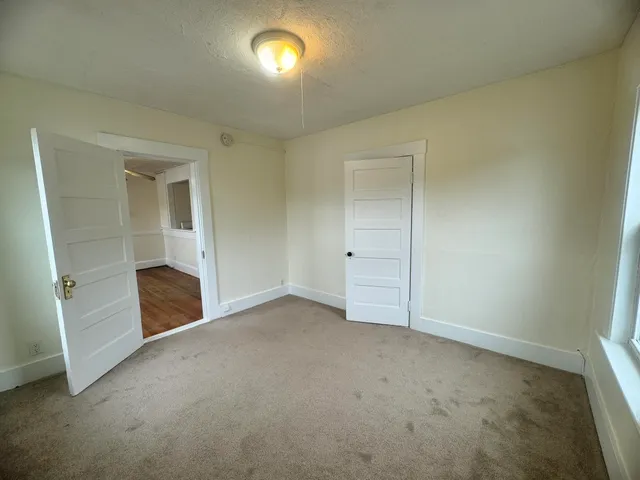 $1,500 | 4 Central Street, Unit 2, Derry, NH 03038