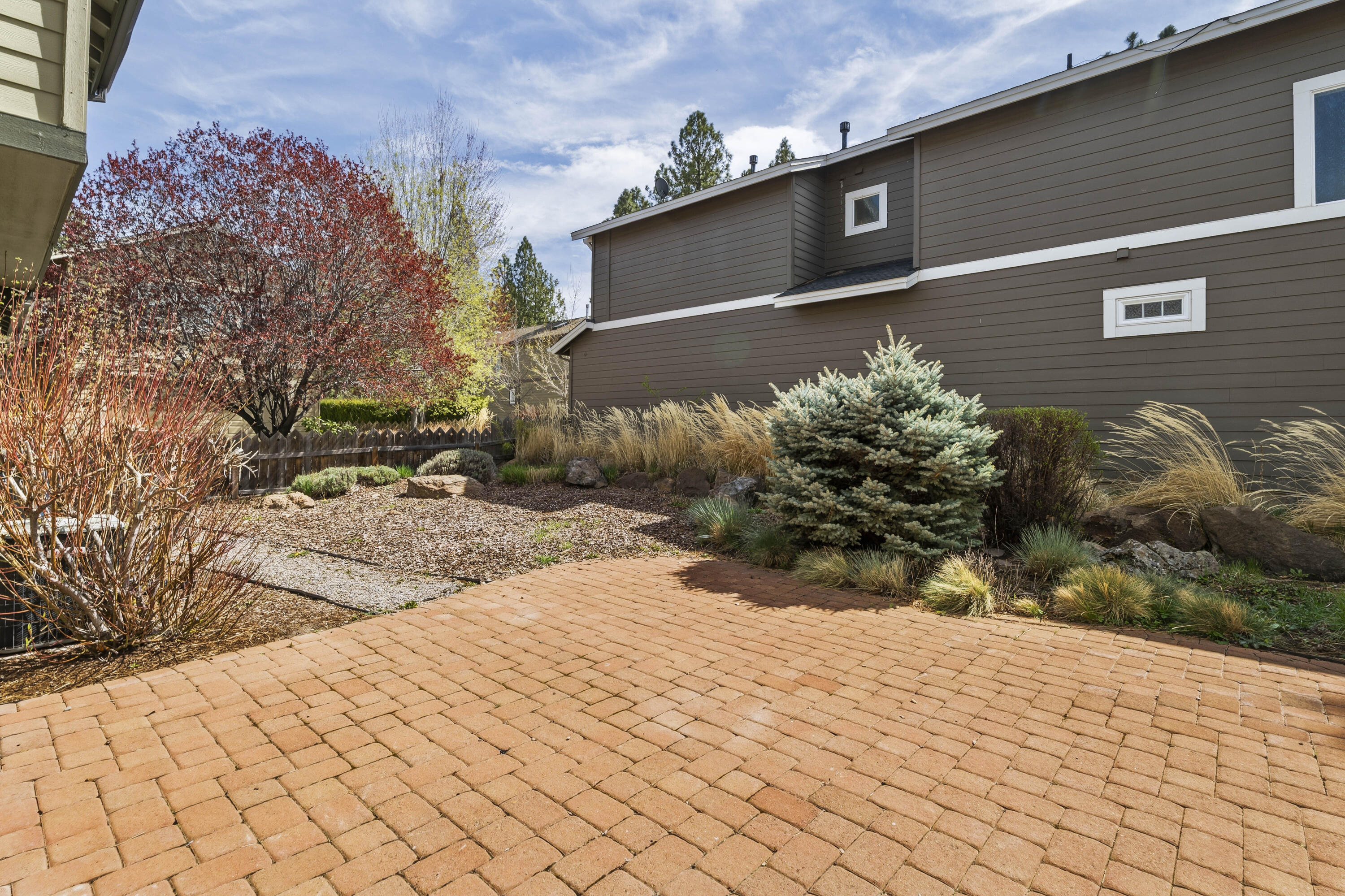 61425 Davis Lake Loop Bend, OR 97702 - Photo 37 of 51 79-Exterior