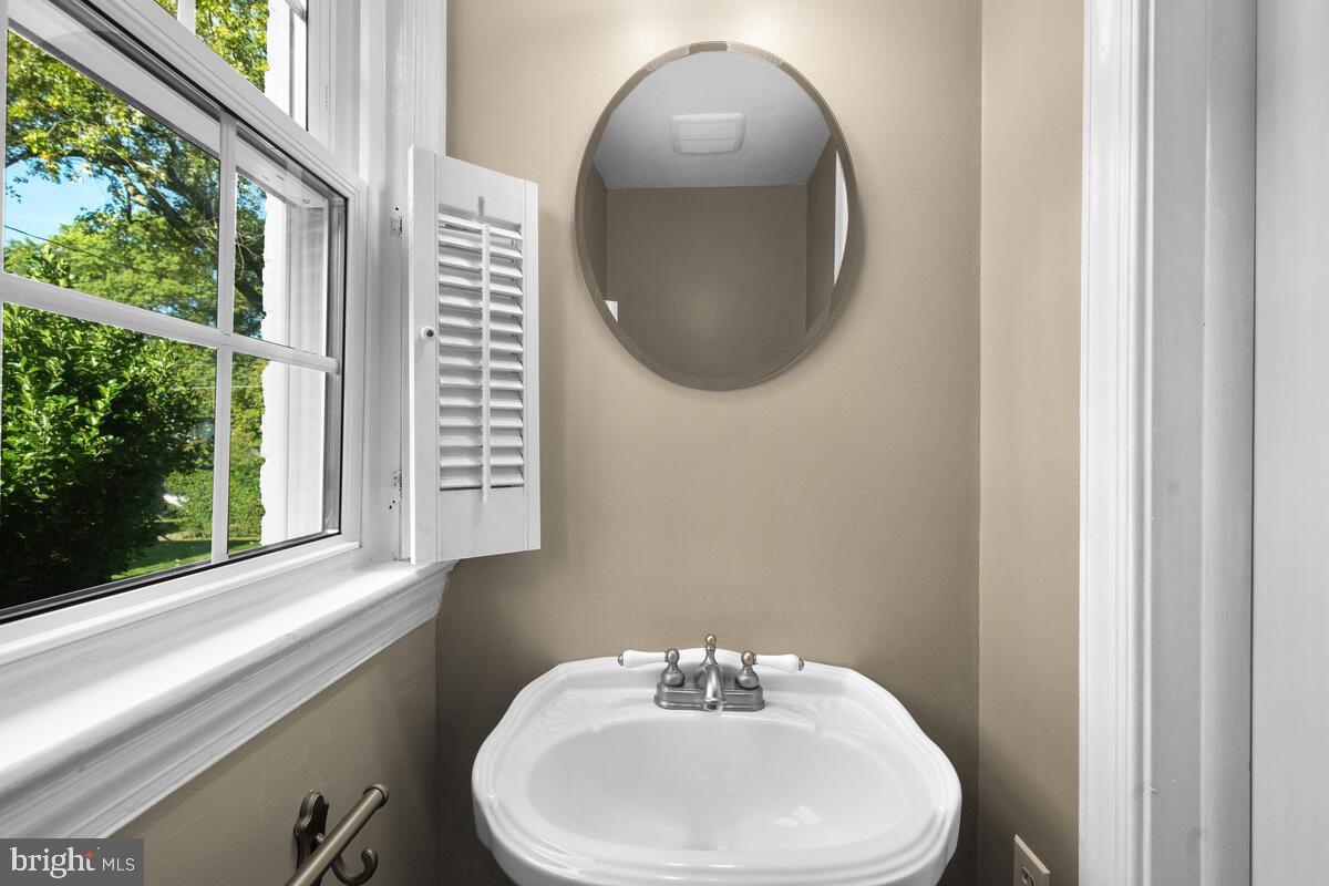 2110 Hanover Street Silver Spring, MD 20910 - Photo 31 of 64