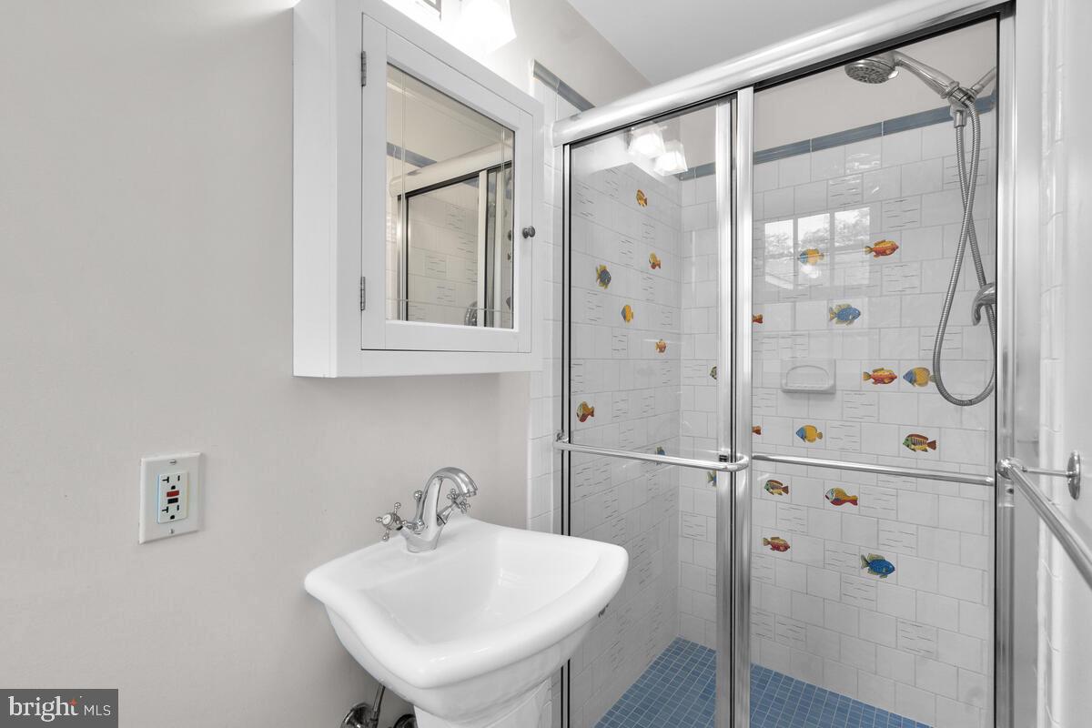 2110 Hanover Street Silver Spring, MD 20910 - Photo 43 of 64