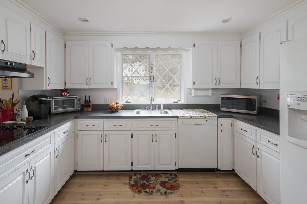 10 Bosworth Road Framingham, MA 01701 - Photo 12 of 30 Gallery Image 12