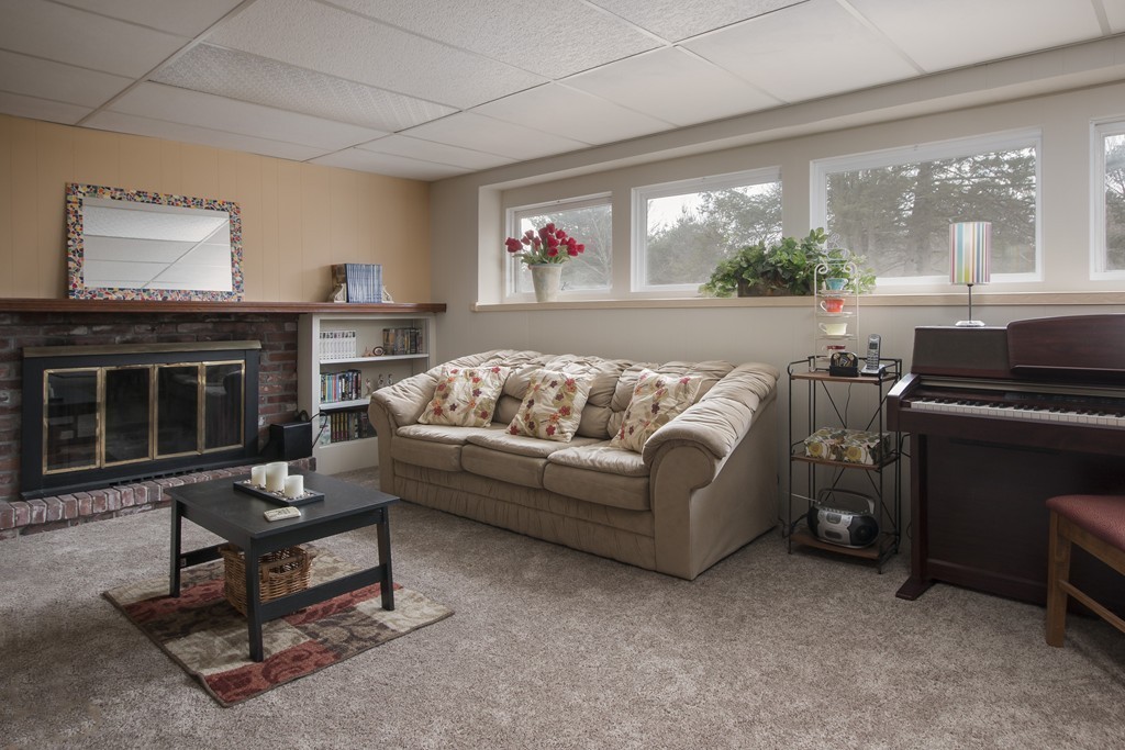 10 Bosworth Road Framingham, MA 01701 - Photo 29 of 30 Gallery Image 29
