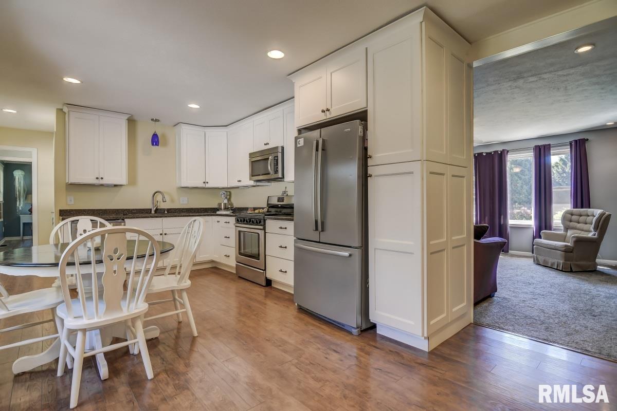 11153 Brookwood Hills Road Athens, IL 62613 - Photo 12 of 34 Gallery Image 12