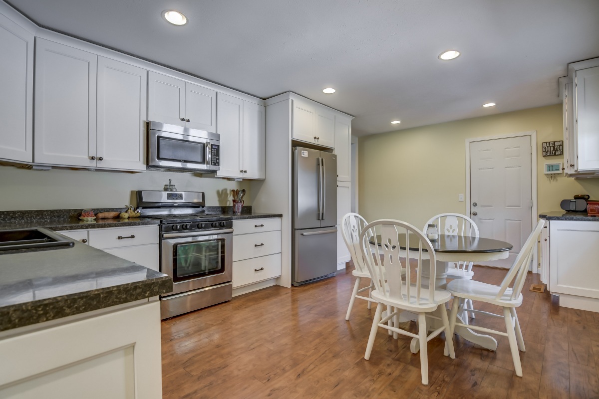 11153 Brookwood Hills Road Athens, IL 62613 - Photo 7 of 34 Gallery Image 7