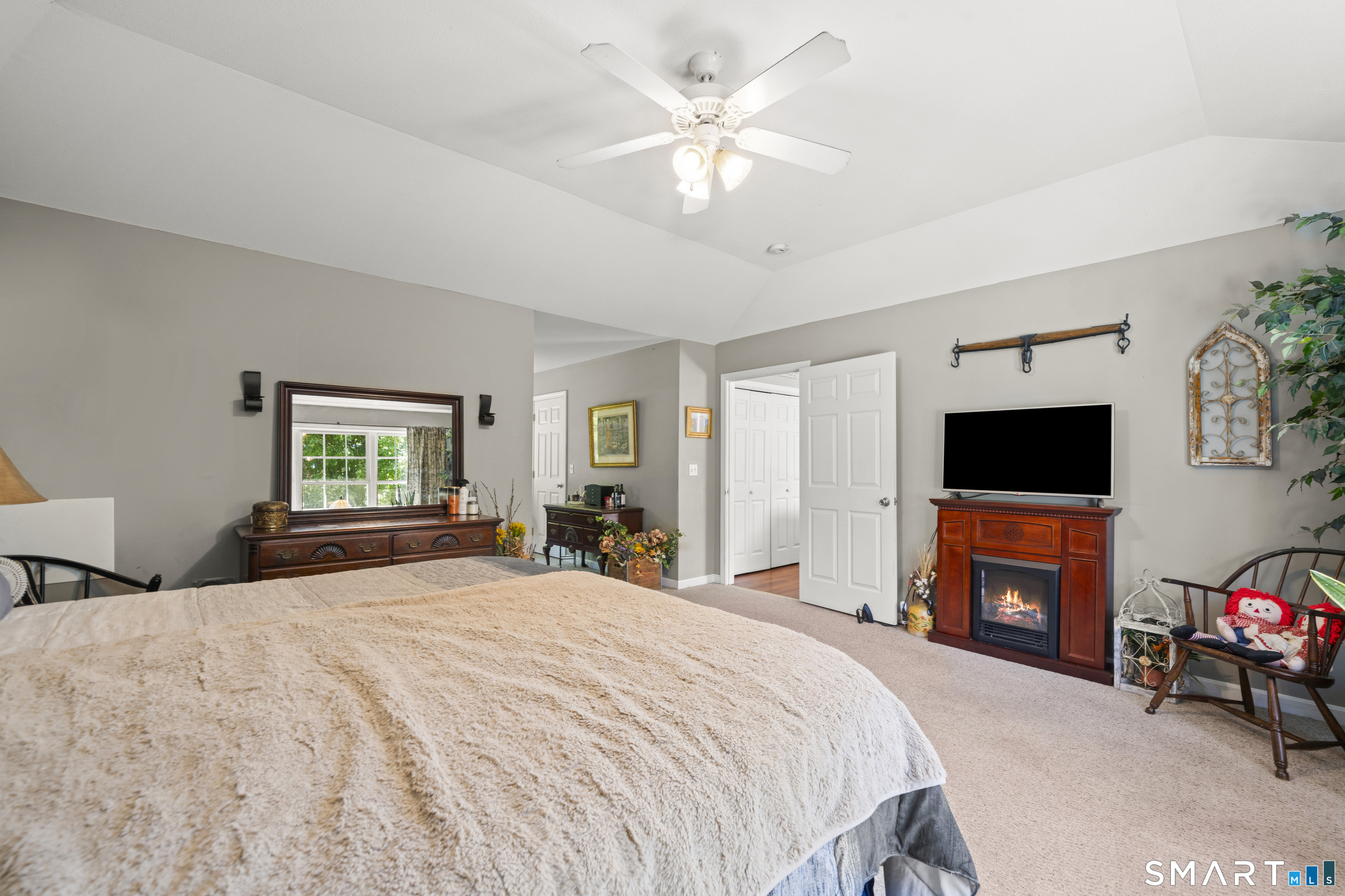 71 Post Road Enfield, CT 06082 - Photo 5 of 35 Gallery Image 5
