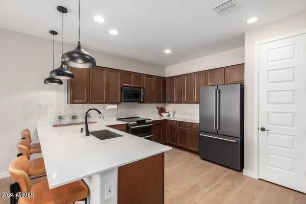 $2,280 | 9001 West Rancho Drive, Glendale, AZ 85305