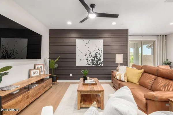 $2,280 | 9001 West Rancho Drive, Glendale, AZ 85305