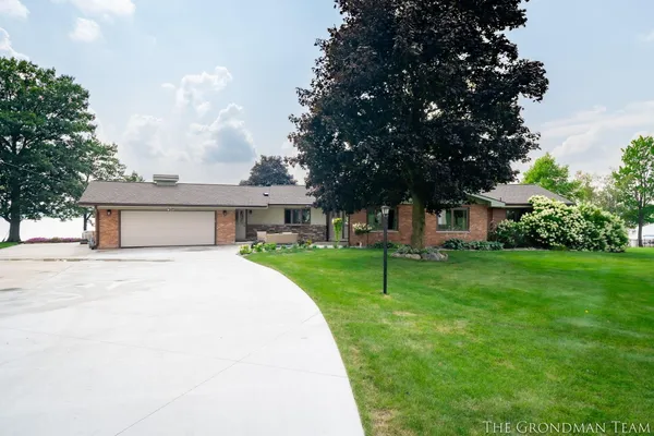$675,000 | 10303 Orchard Lane, Lakeview, MI 48850