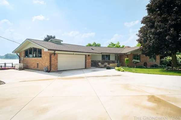 $675,000 | 10303 Orchard Lane, Lakeview, MI 48850