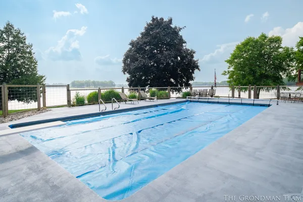 $675,000 | 10303 Orchard Lane, Lakeview, MI 48850