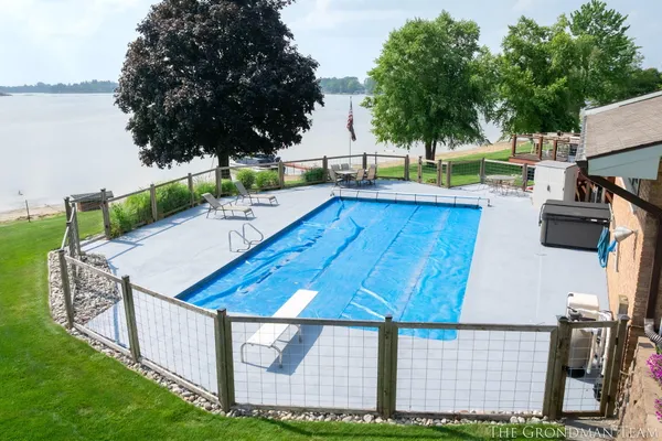 $675,000 | 10303 Orchard Lane, Lakeview, MI 48850