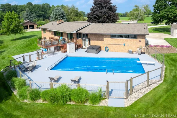 $675,000 | 10303 Orchard Lane, Lakeview, MI 48850