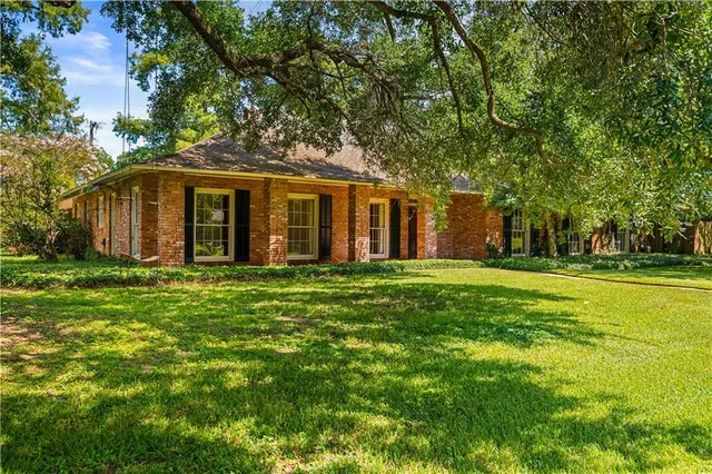 $365,000 | 5616 Navaho Trail, Alexandria, LA 71301