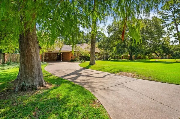$365,000 | 5616 Navaho Trail, Alexandria, LA 71301