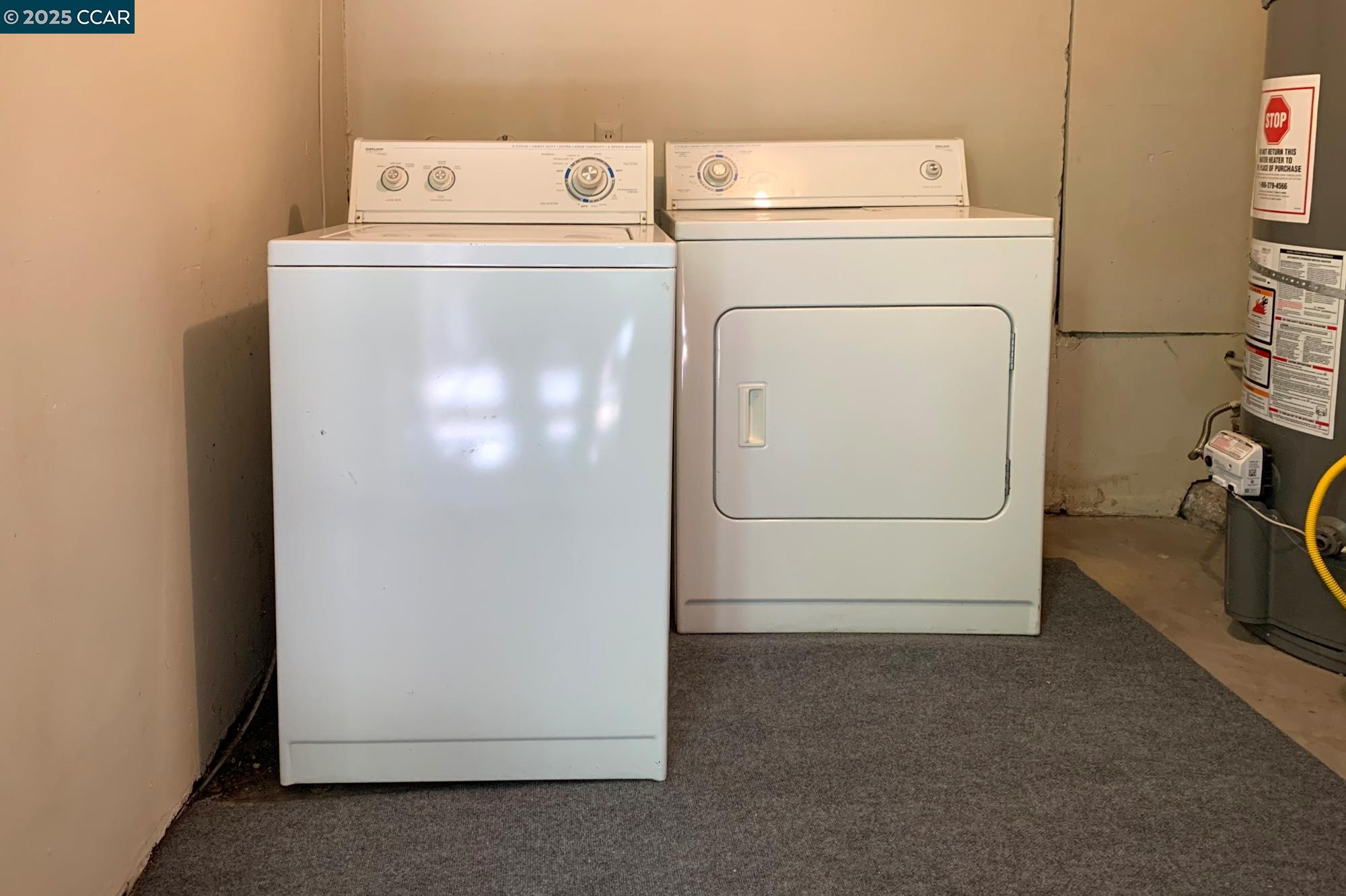 1672 Terrace Road Walnut Creek, CA 94597 - Photo 20 of 38 a utility room with dryer and washer