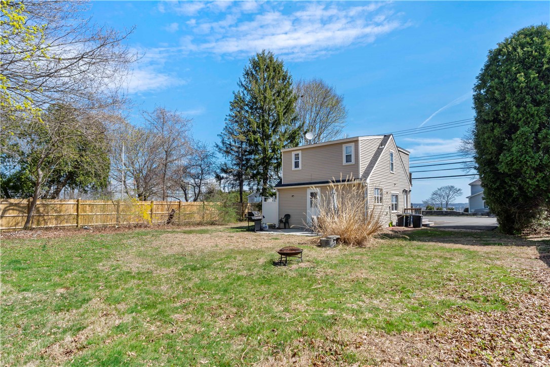 844 Boston Neck Road Narragansett, RI 02882 - Photo 16 of 40