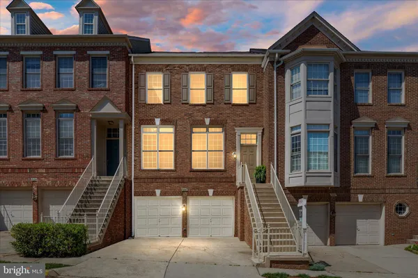 $975,000 | 9602 Lagersfield Circle, Vienna, VA 22181