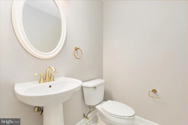 $975,000 | 9602 Lagersfield Circle, Vienna, VA 22181