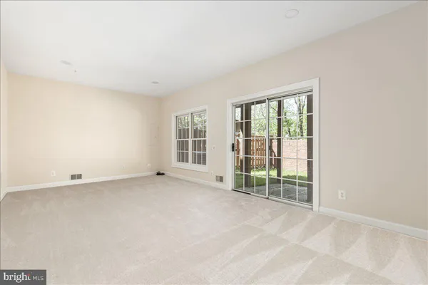 $975,000 | 9602 Lagersfield Circle, Vienna, VA 22181