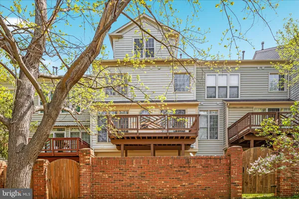 $975,000 | 9602 Lagersfield Circle, Vienna, VA 22181
