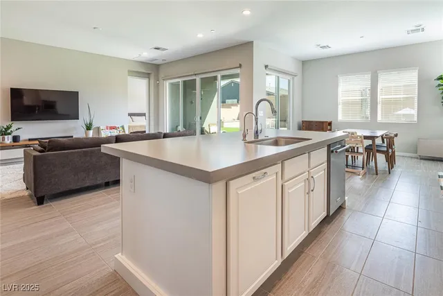 $2,820 | 832 Canonbury Street, Henderson, NV 89011