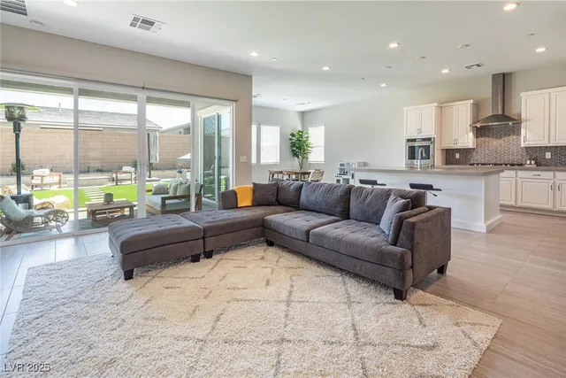 $2,820 | 832 Canonbury Street, Henderson, NV 89011