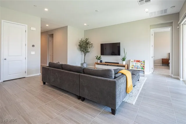 $2,820 | 832 Canonbury Street, Henderson, NV 89011