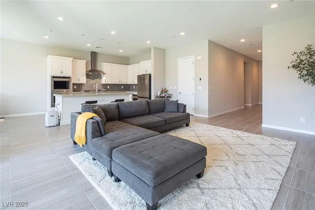 $2,820 | 832 Canonbury Street, Henderson, NV 89011