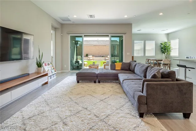 $2,820 | 832 Canonbury Street, Henderson, NV 89011