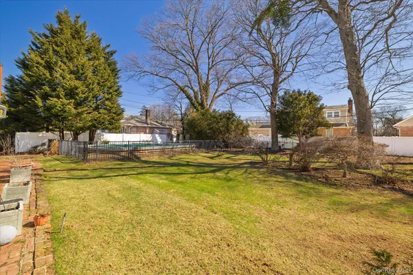 $899,000 | 1885 Washington Avenue, Seaford, NY 11783