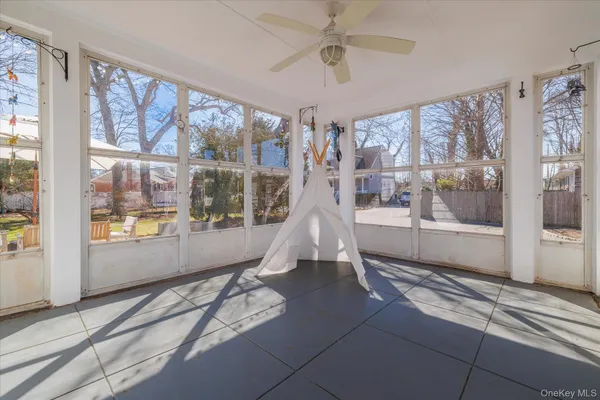 $899,000 | 1885 Washington Avenue, Seaford, NY 11783