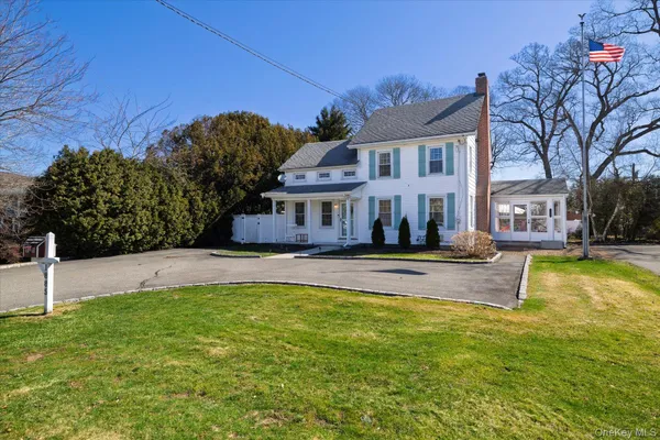 $899,000 | 1885 Washington Avenue, Seaford, NY 11783