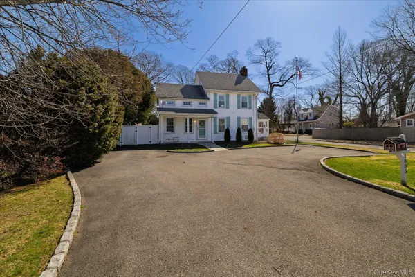 $899,000 | 1885 Washington Avenue, Seaford, NY 11783