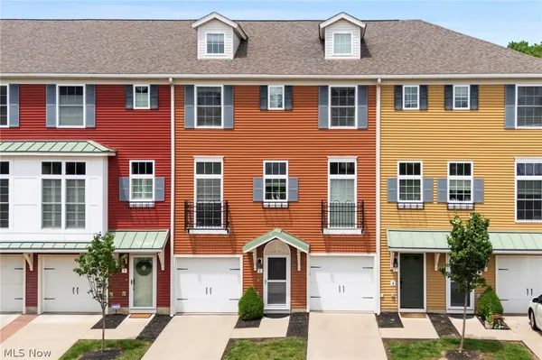 $355,000 | 6 Grandview Drive, Rocky River, OH 44116