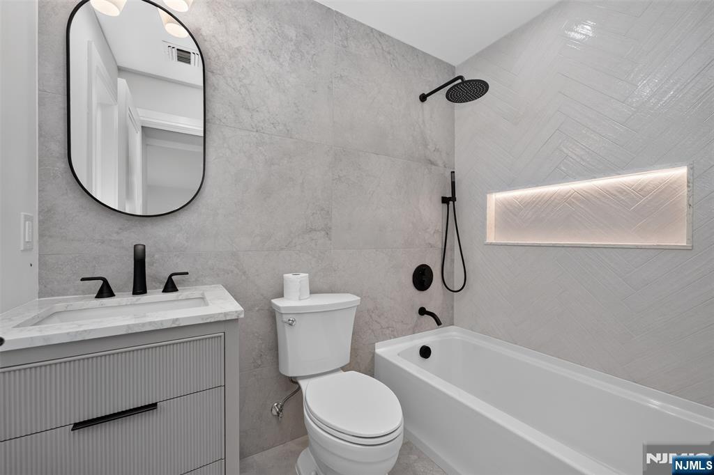 85 Oliver Road Paramus, NJ 07652 - Photo 34 of 40 Gallery Image 34