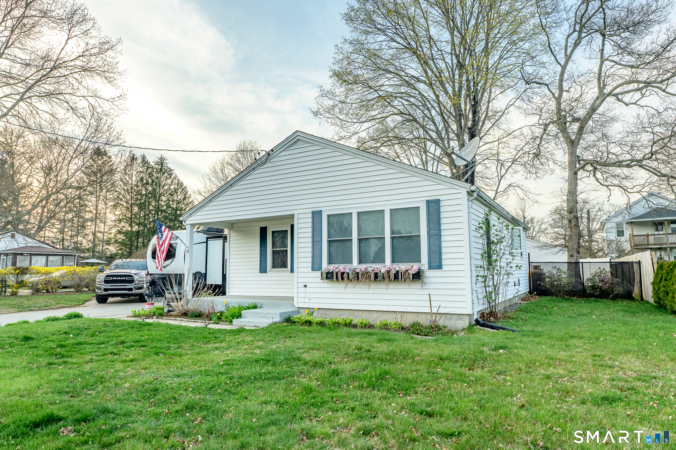 14 Walnut Street Killingly, CT 06239 - Photo 4 of 35