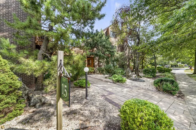 $565,000 | 15 Greenridge Avenue, Unit 25F, White Plains, NY 10605