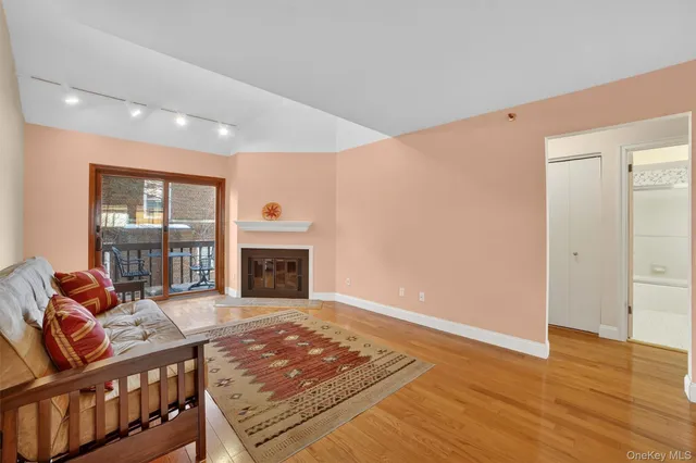 $565,000 | 15 Greenridge Avenue, Unit 25F, White Plains, NY 10605