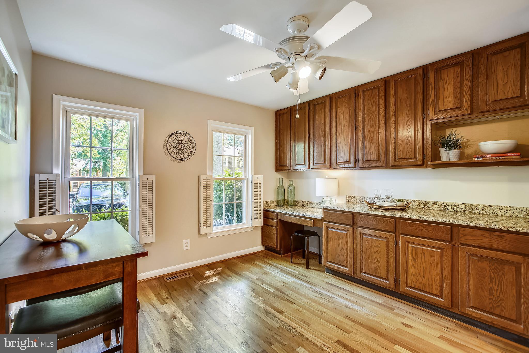 2180 Pond View Court Reston, VA 20191 - Photo 8 of 35 Large eat-in kitchen with extra built-in cabinetry