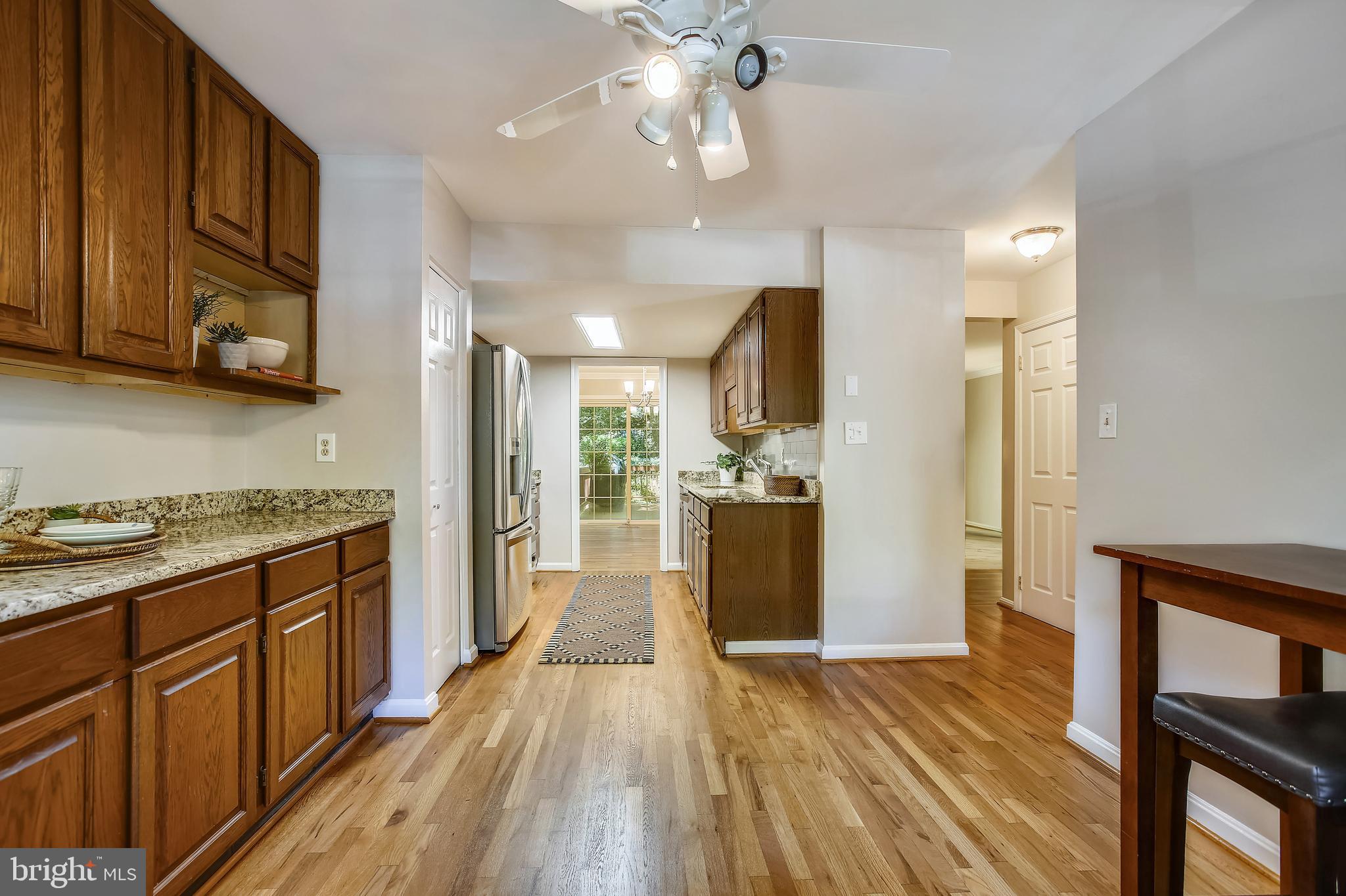 2180 Pond View Court Reston, VA 20191 - Photo 10 of 35 Large breakfast area