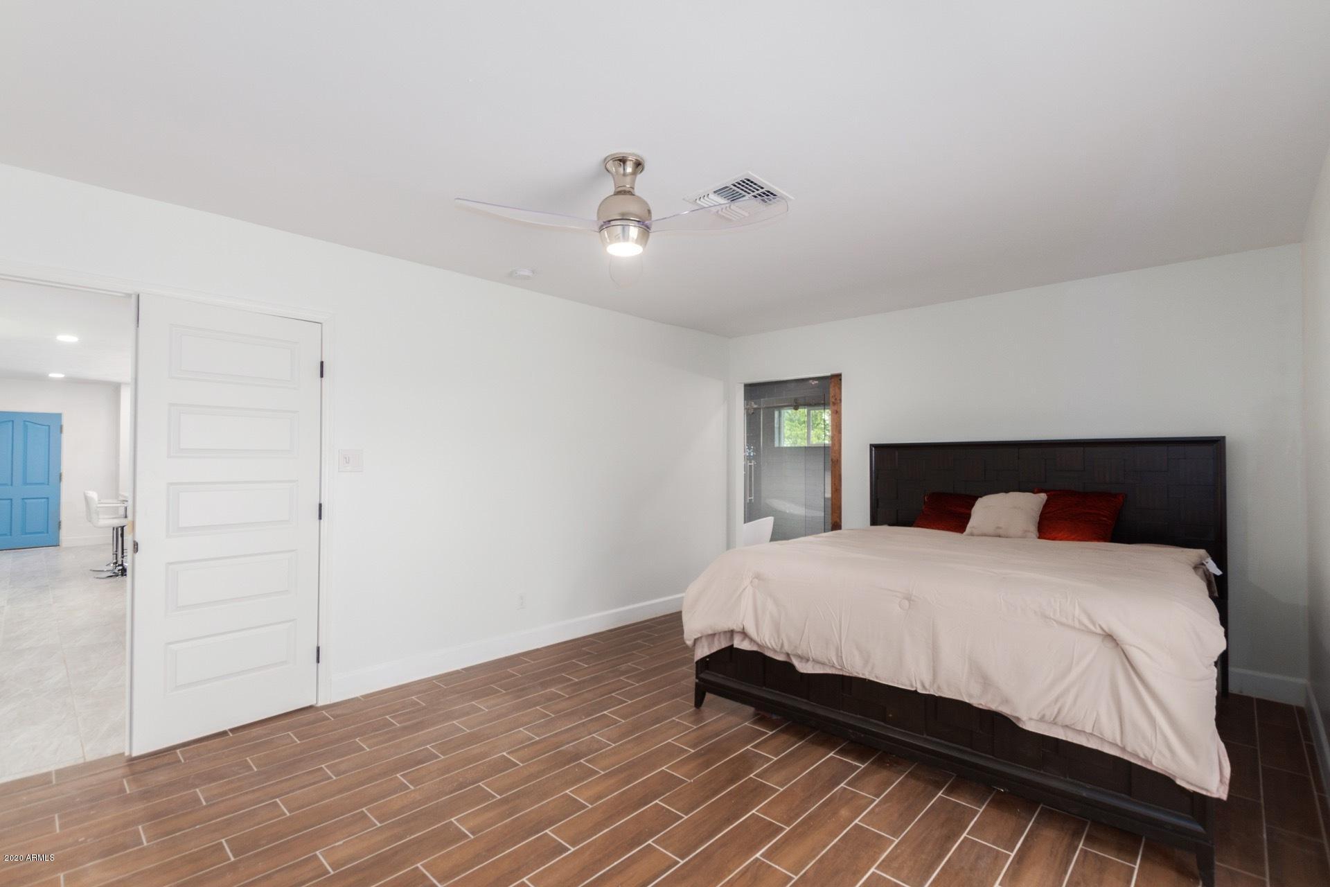 3545 East Cheery Lynn Road Phoenix, AZ 85018 - Photo 6 of 22 0014-Cheery Lynn (14)