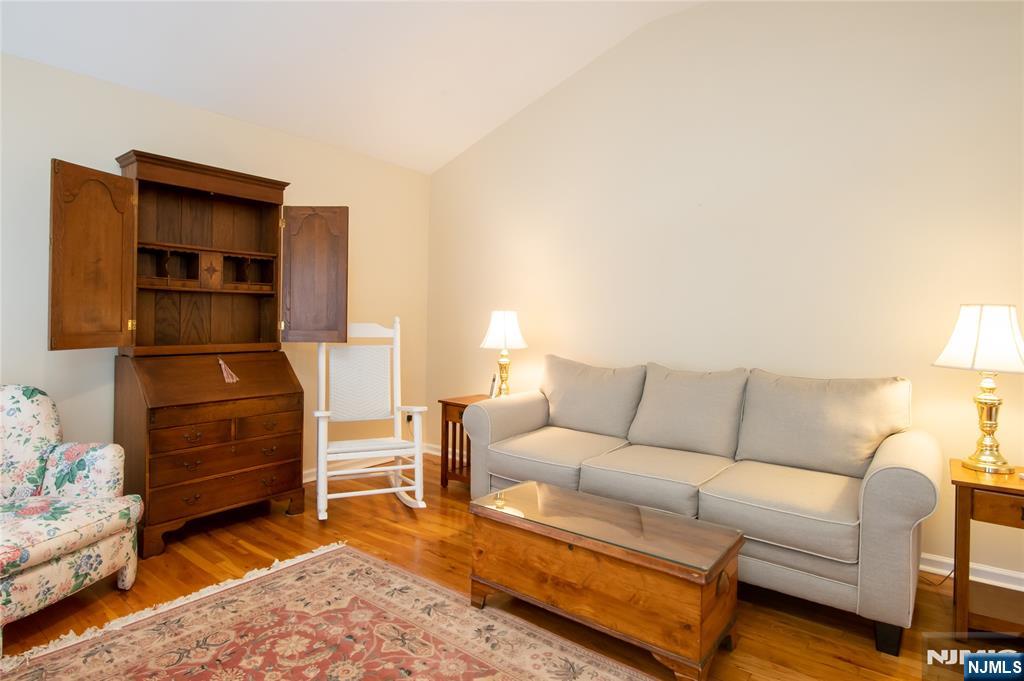 28 Old 4th Drive Oak Ridge, NJ 07438 - Photo 9 of 41