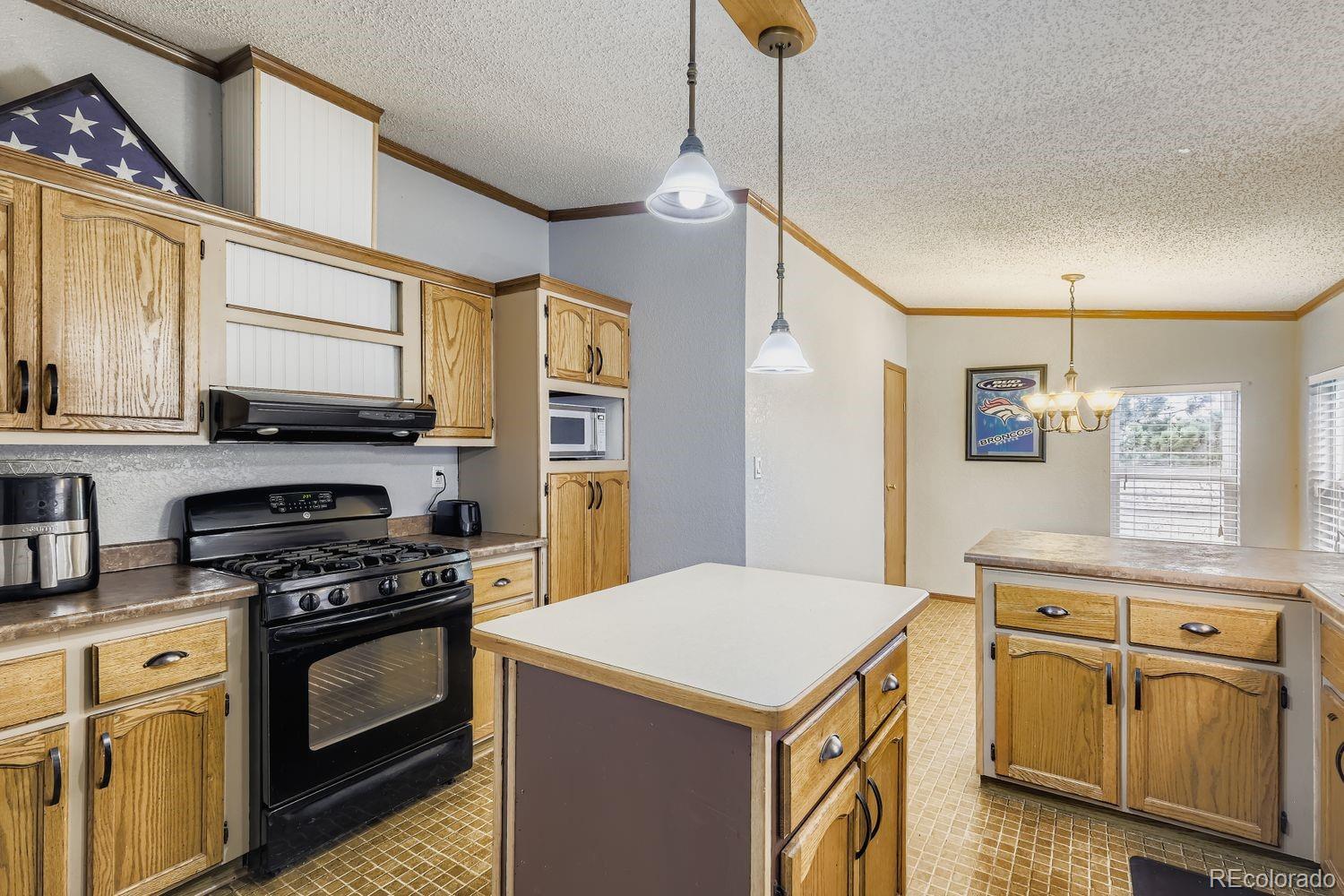 3475 Hoofprint Road Peyton, CO 80831 - Photo 9 of 28 Gallery Image 9