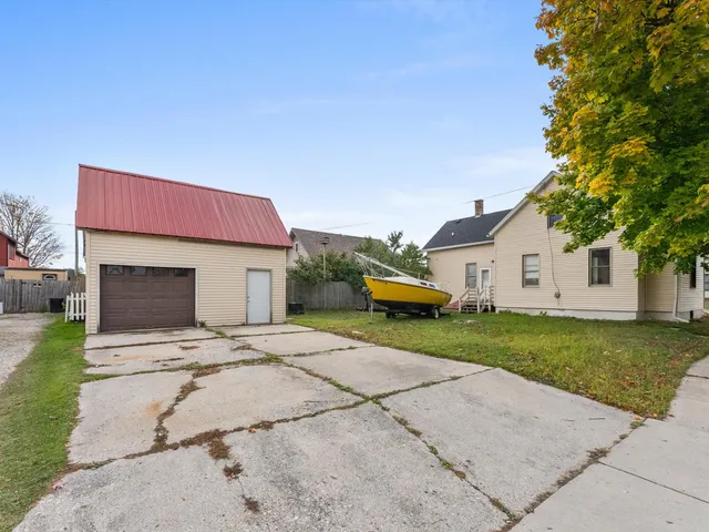 $85,000 | 1816 Wollmer Street, Manitowoc, WI 54220