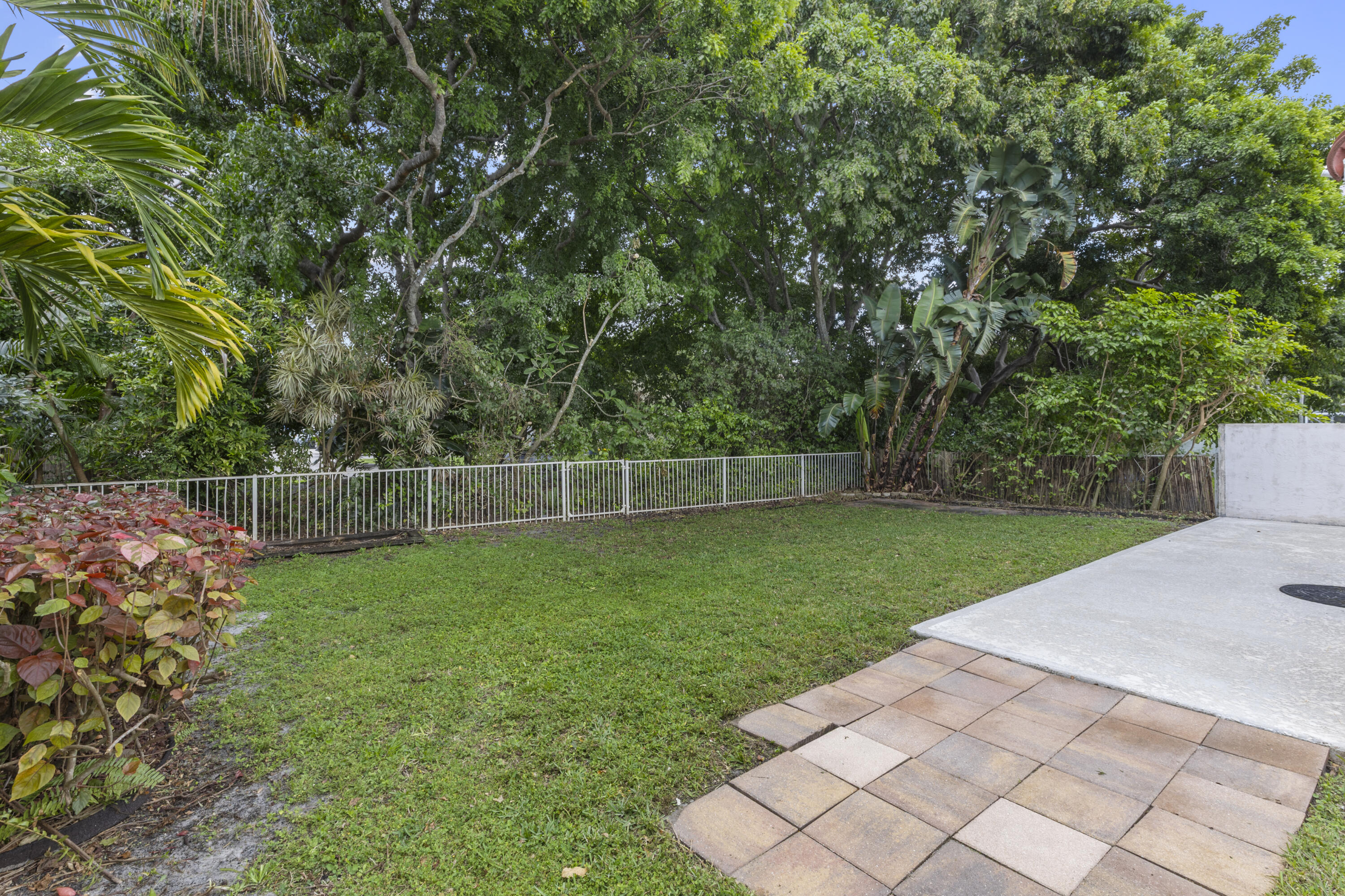 7469 Kingsley Court Lake Worth, FL 33467 - Photo 4 of 41 R6II3007