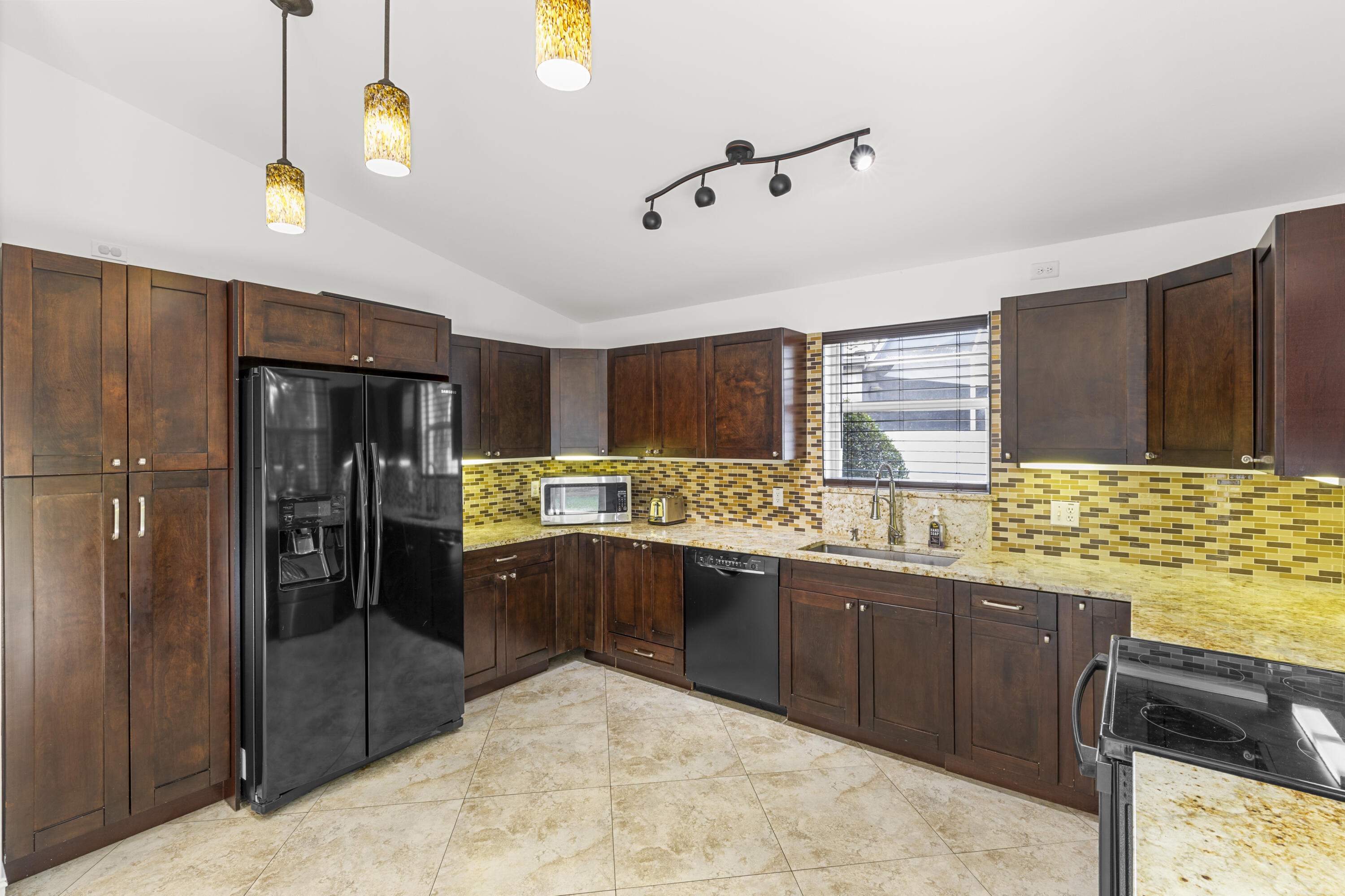 7469 Kingsley Court Lake Worth, FL 33467 - Photo 8 of 41 R6II3031