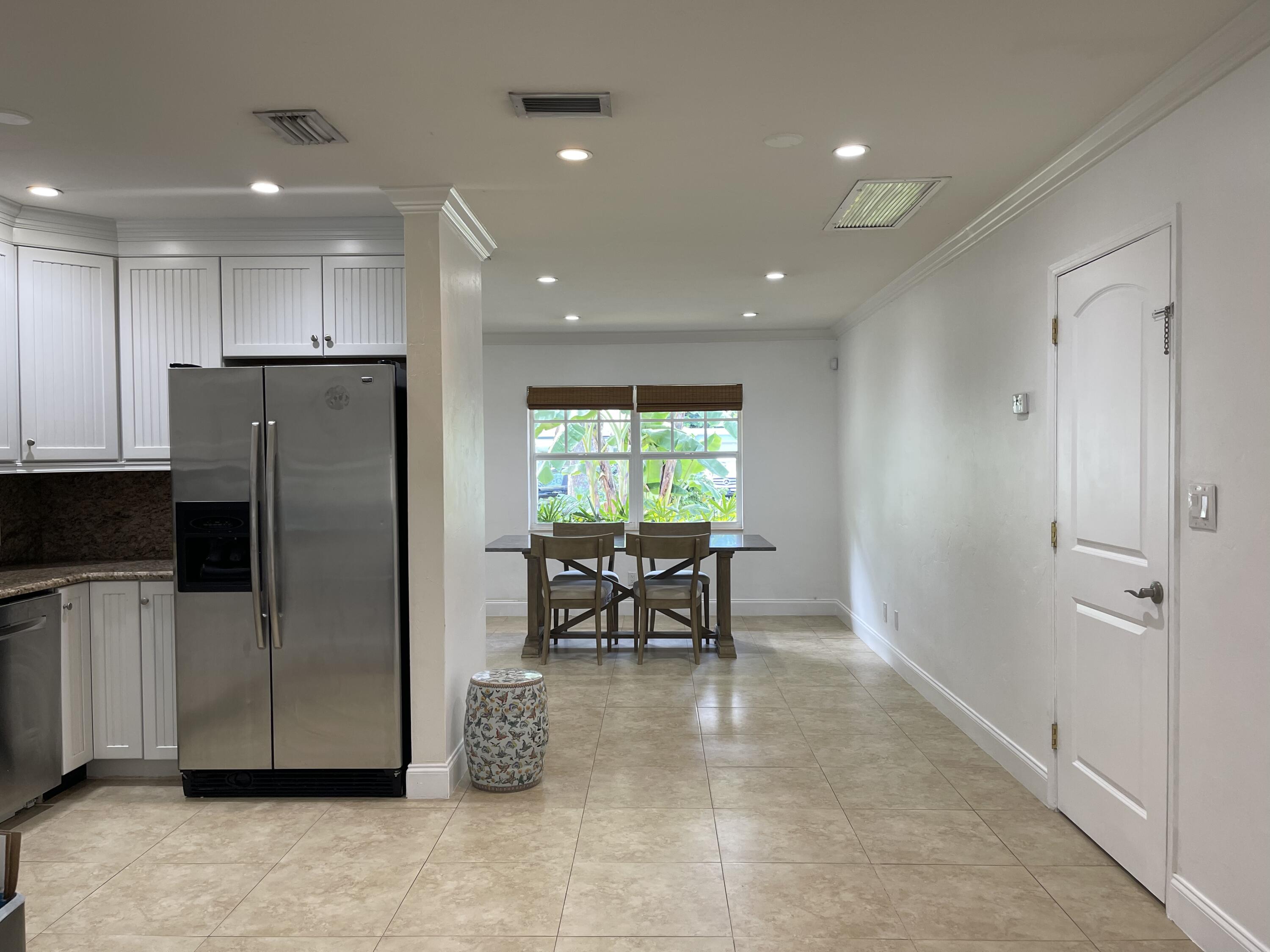 251 Pilgrim Road West Palm Beach, FL 33405 - Photo 8 of 18 Kitchen