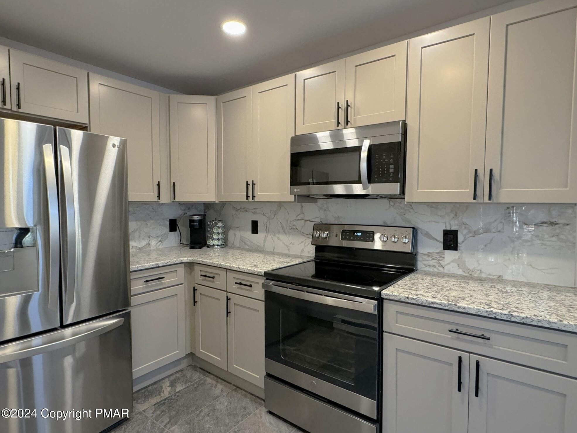 156 Pocono Road Albrightsville, PA 18210 - Photo 16 of 37 4Kitchen3